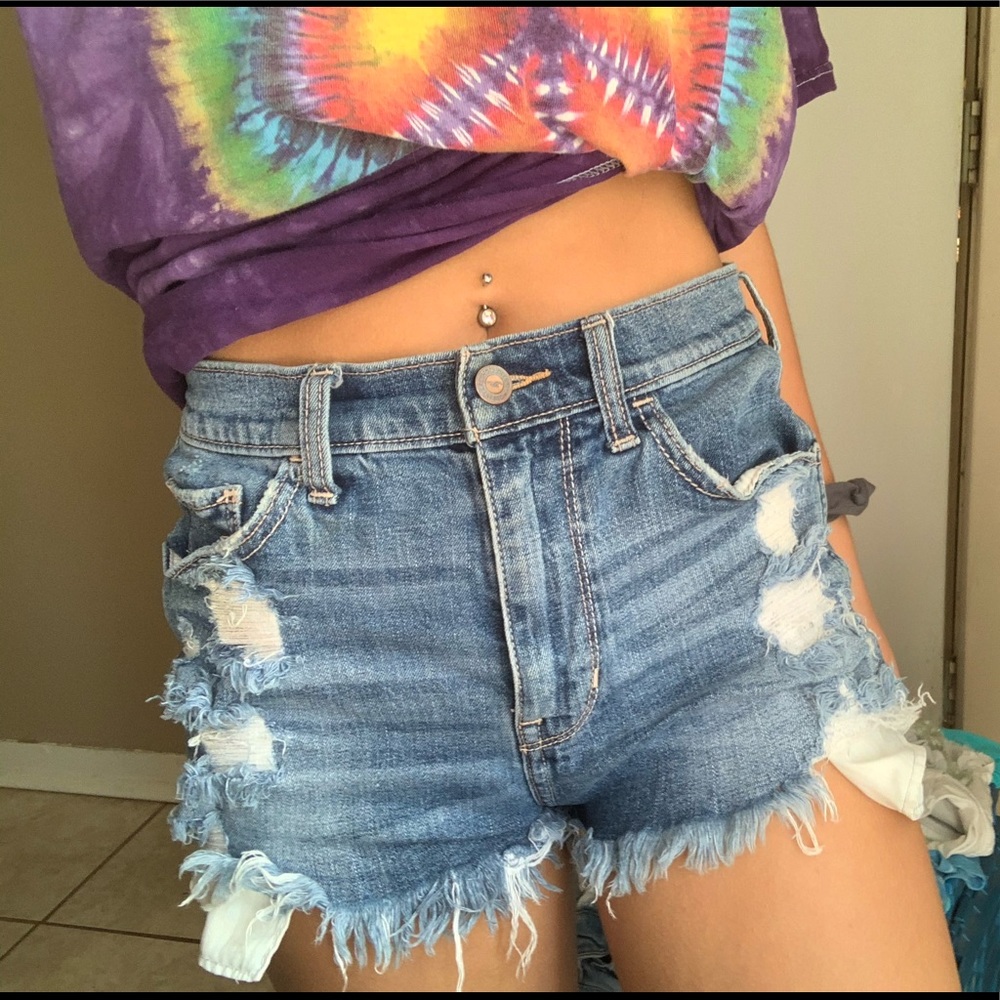 HOLLISTER VINTAGE HIGH WAISTED SHORTS